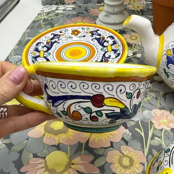 ⭐️7 piece Deruta Pottery teapot and saucer set
